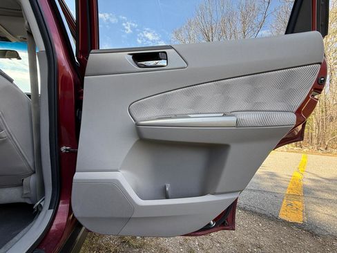 Used 2010 Subaru Forester 2.5X Premium image 16