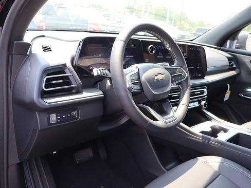 New 2026 Chevrolet Traverse LT w/ Sun and Wheel Package AWD/4WD image 11