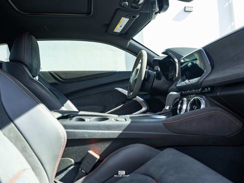 Used 2022 Chevrolet Camaro ZL1 RWD image 19