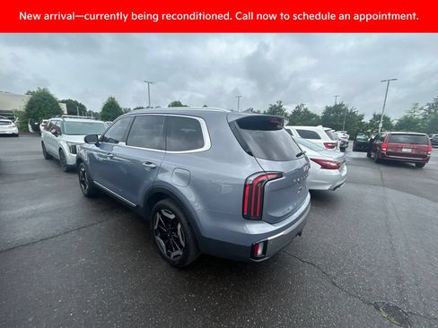Certified 2025 Kia Telluride EX w/ EX Captain's Chair Package AWD/4WD image 12