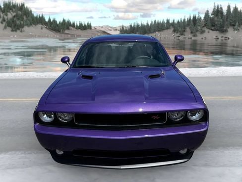Used 2014 Dodge Challenger R/T RWD image 8