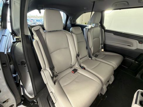 Used 2019 Honda Odyssey Elite image 32