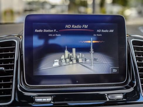 Used 2018 Mercedes-Benz GLS 550 4MATIC w/ Offroad Package image 21