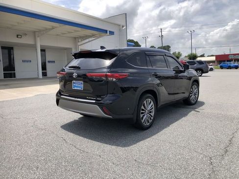 Used 2022 Toyota Highlander Platinum AWD/4WD image 8