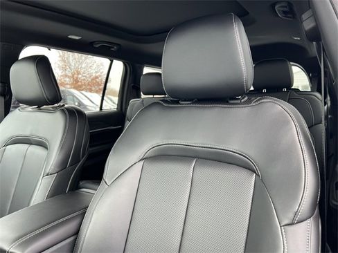 New 2025 Jeep Grand Cherokee L Limited w/ Luxury Tech Group II image 13