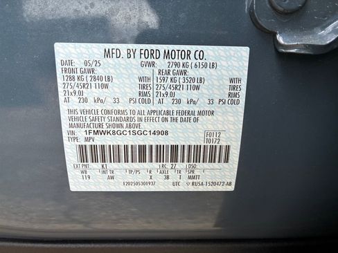 Used 2025 Ford Explorer ST w/ Sun And Sound Package AWD/4WD image 31