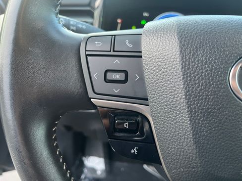 Used 2025 Toyota Camry SE FWD image 14