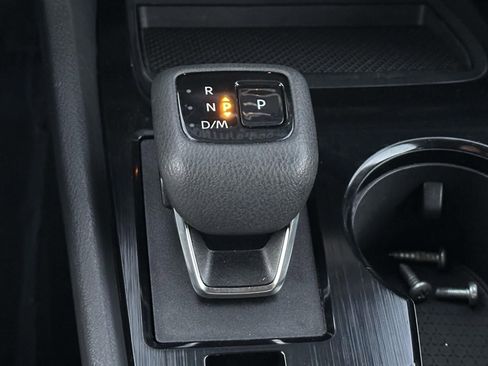 Used 2024 Nissan Rogue S image 22