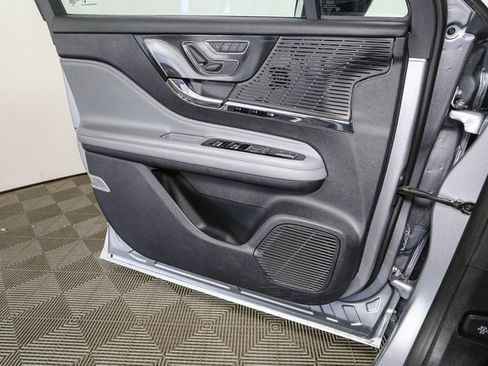 Used 2022 Lincoln Corsair AWD w/ Premium Package image 39