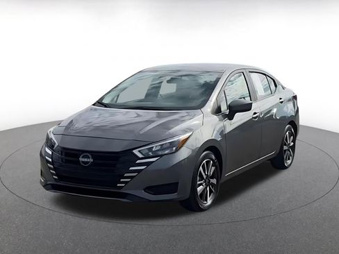 Used 2025 Nissan Versa SV image 7