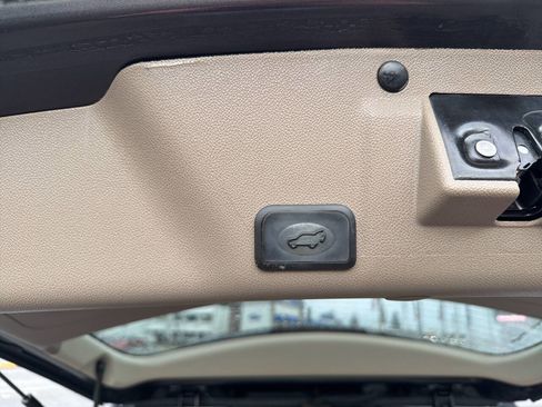 Used 2016 GMC Acadia Denali image 8