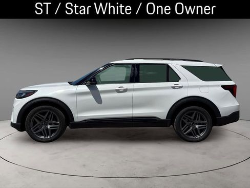 Used 2025 Ford Explorer ST AWD/4WD image 2