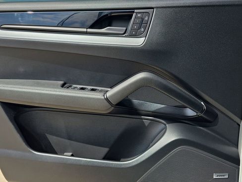 Certified 2024 Porsche Cayenne image 21