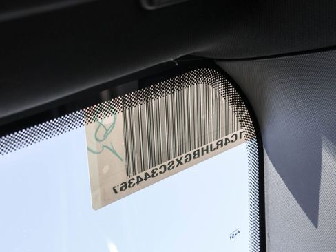 New 2025 Jeep Grand Cherokee Limited w/ Luxury Tech Group II image 32