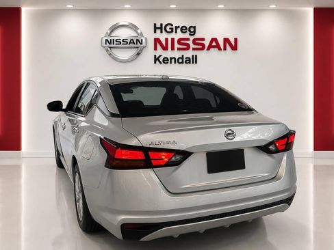 Used 2020 Nissan Altima 2.5 S FWD image 2