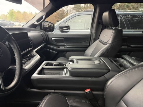 Used 2025 Ford Expedition Platinum w/ Stealth Performance Package image 11