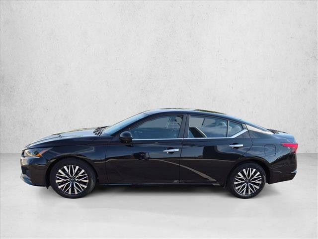 Used 2025 Nissan Altima 2.5 SV FWD image 9