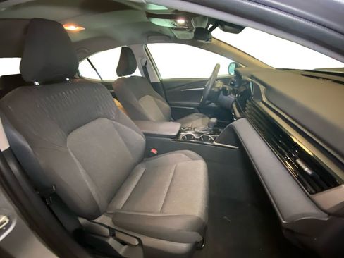 Used 2025 Toyota Camry LE image 15