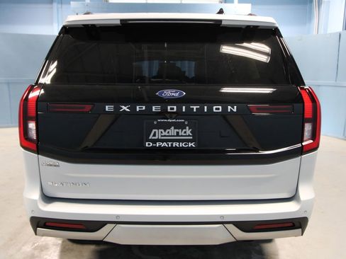 Used 2025 Ford Expedition Platinum w/ Platinum Ultimate Package image 39