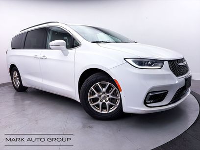 Used 2022 Chrysler Pacifica Touring-L