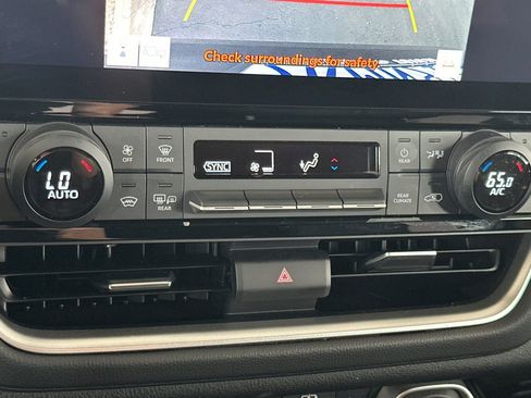 Certified 2024 Toyota Grand Highlander XLE image 26