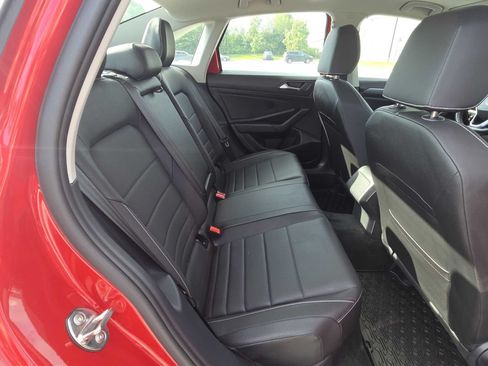 Used 2024 Volkswagen Jetta SE FWD image 12