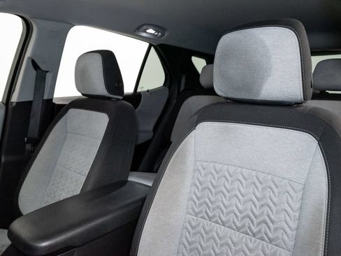 Used 2022 Chevrolet Equinox LS w/ LS Convenience Package FWD image 11