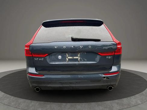 Used 2018 Volvo XC60 T5 Momentum w/ Vision Package AWD/4WD image 6
