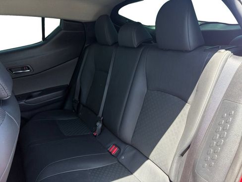 Used 2021 Toyota C-HR Limited FWD image 16