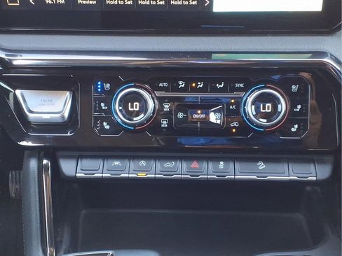 Used 2022 GMC Sierra 1500 AT4 w/ AT4 Preferred Package image 23