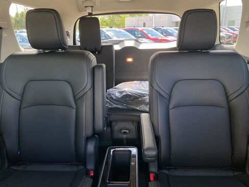 New 2026 Nissan Pathfinder SL AWD/4WD image 11
