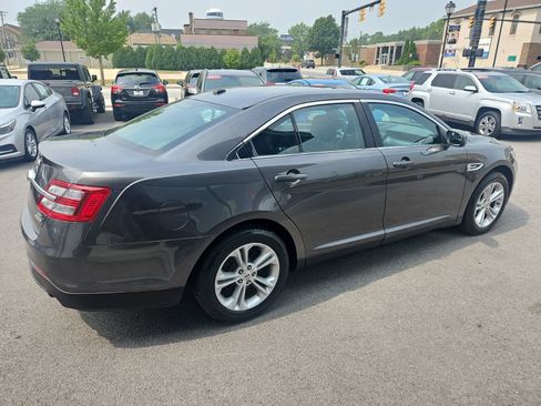 Used 2015 Ford Taurus SEL w/ Equipment Group 201A FWD image 7