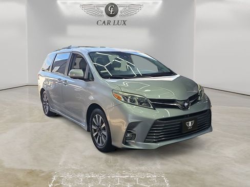 Used 2020 Toyota Sienna Limited Premium w/ Carpet Mat Package image 7