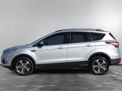 Used 2017 Ford Escape SE w/ Equipment Group 201A FWD image 7