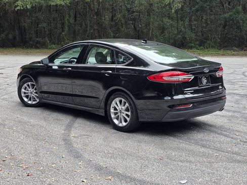 Used 2020 Ford Fusion SE FWD image 4