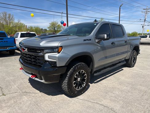 Used 2023 Chevrolet Silverado 1500 ZR2 w/ Technology Package AWD/4WD image 1