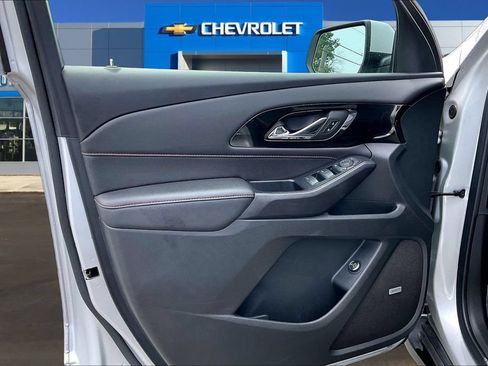 Used 2022 Chevrolet Traverse RS FWD image 20