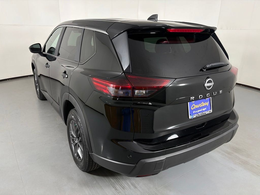 Used 2024 Nissan Rogue S FWD image 6