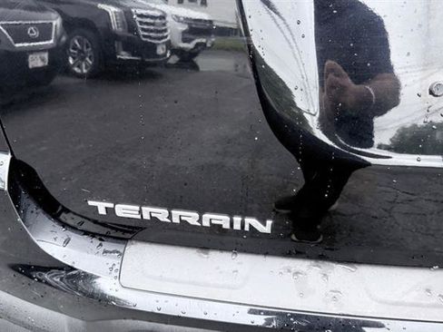 Used 2017 GMC Terrain SLE FWD image 16