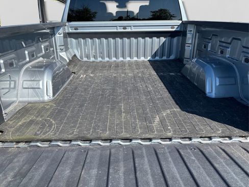 Used 2023 Chevrolet Silverado 1500 Custom image 13