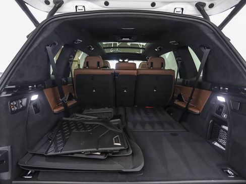 Used 2023 BMW X7 xDrive40i w/ M Sport Package image 29