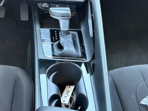 Used 2024 Hyundai Elantra SEL w/ Convenience Package image 21