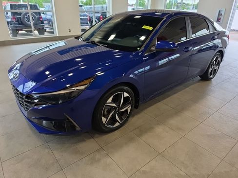 Used 2023 Hyundai Elantra Limited FWD image 1