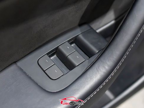 Used 2023 Tesla Model 3 Standard Range image 34