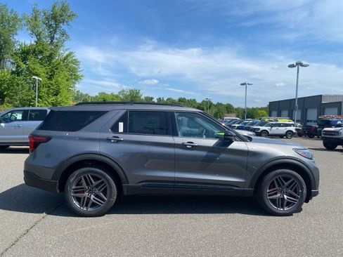 New 2026 Ford Explorer ST-Line w/ ST-Line Street Pack AWD/4WD image 6