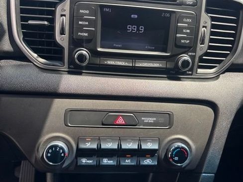 Used 2018 Kia Sportage LX FWD image 13