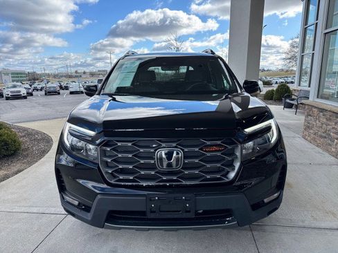 Used 2023 Honda Passport TrailSport image 3