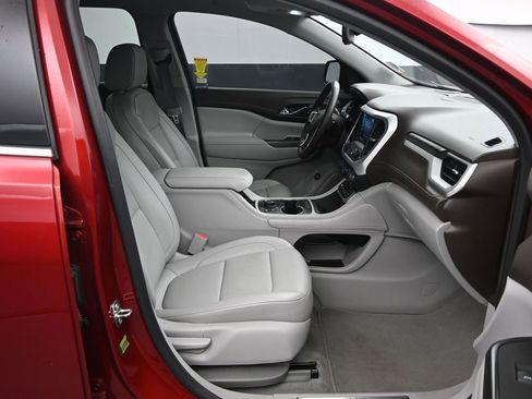 Used 2023 GMC Acadia SLT image 13
