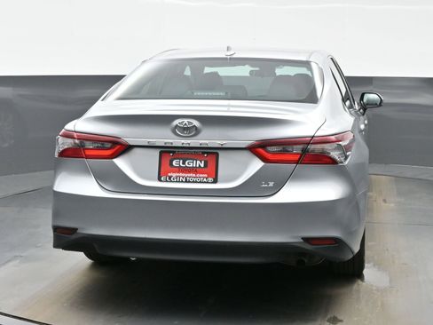 Used 2024 Toyota Camry LE image 5
