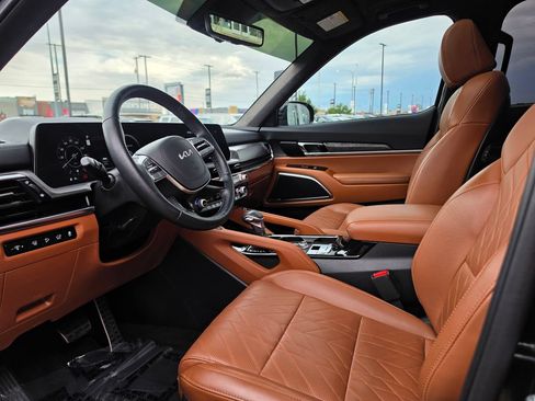 Certified 2025 Kia Telluride SX Prestige X-Line AWD/4WD image 9